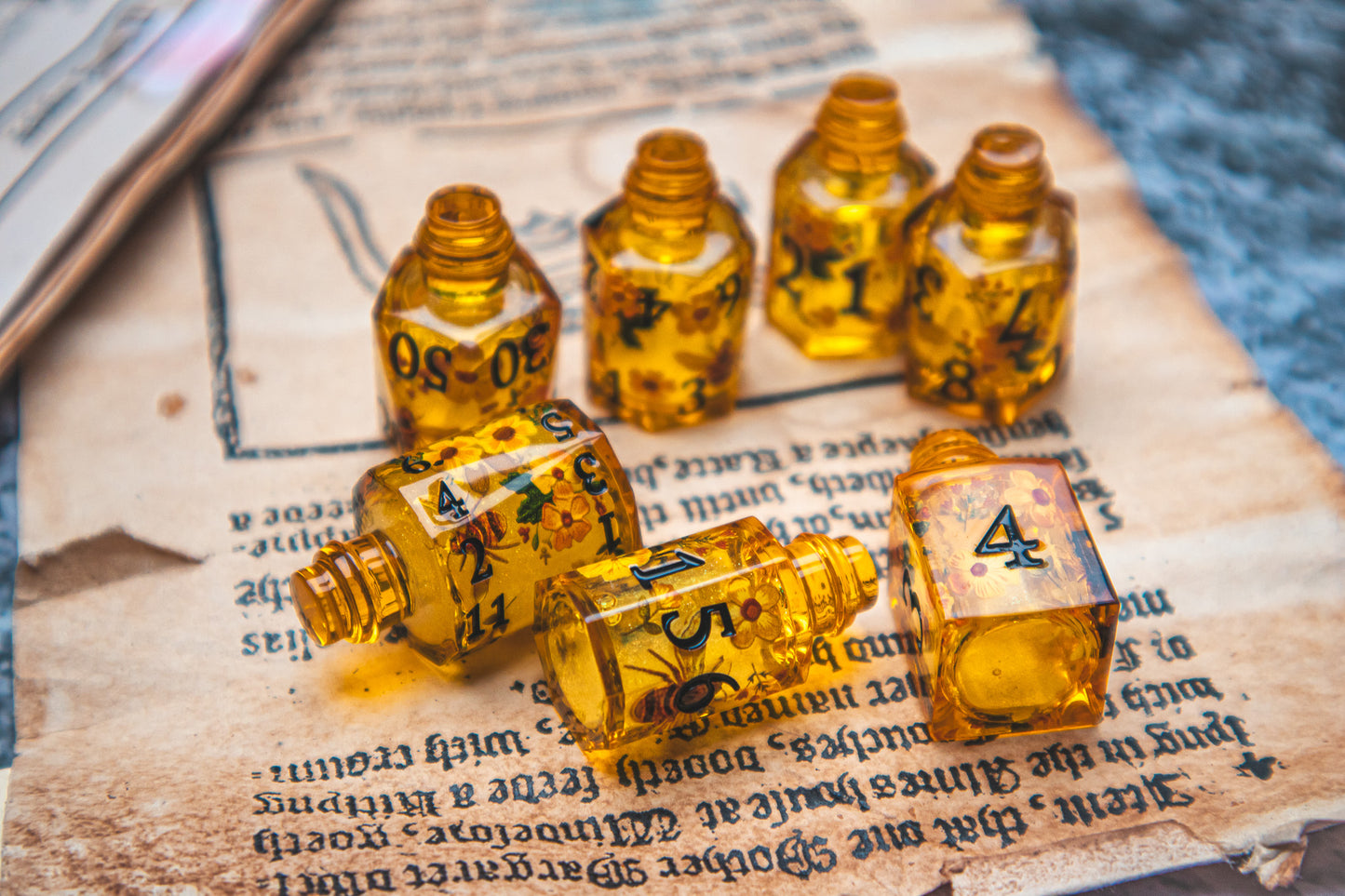 Queen’s Nectar - Liquid Core Potion bottle dice set - Bee themed