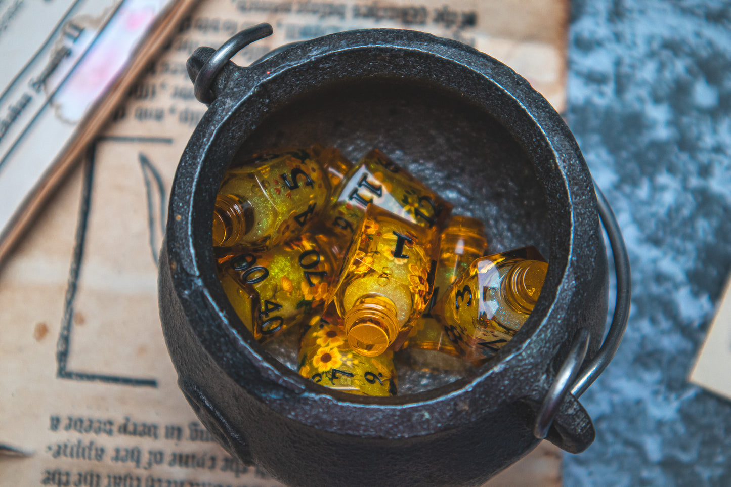 Queen’s Nectar - Liquid Core Potion bottle dice set - Bee themed