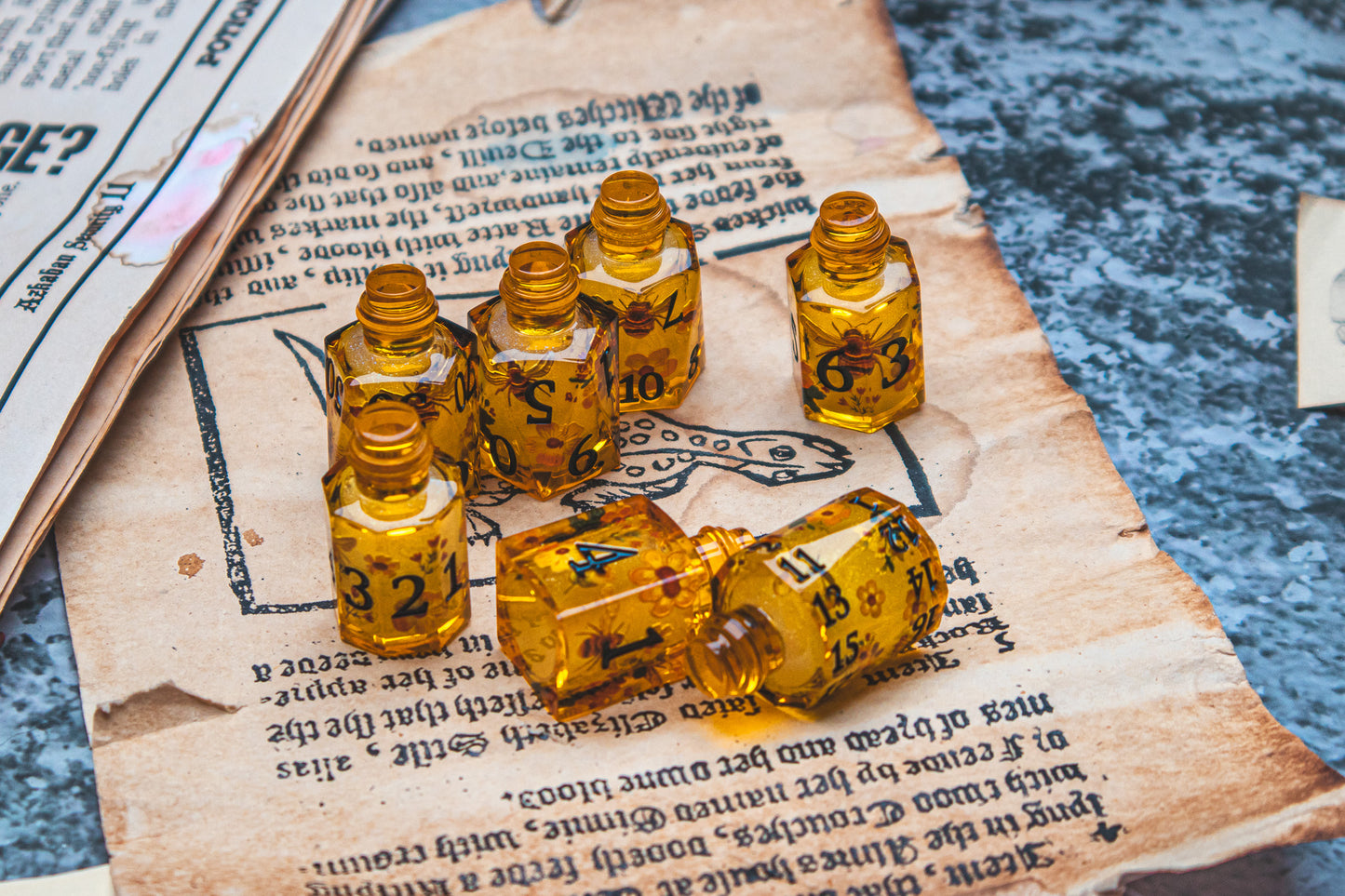 Queen’s Nectar - Liquid Core Potion bottle dice set - Bee themed