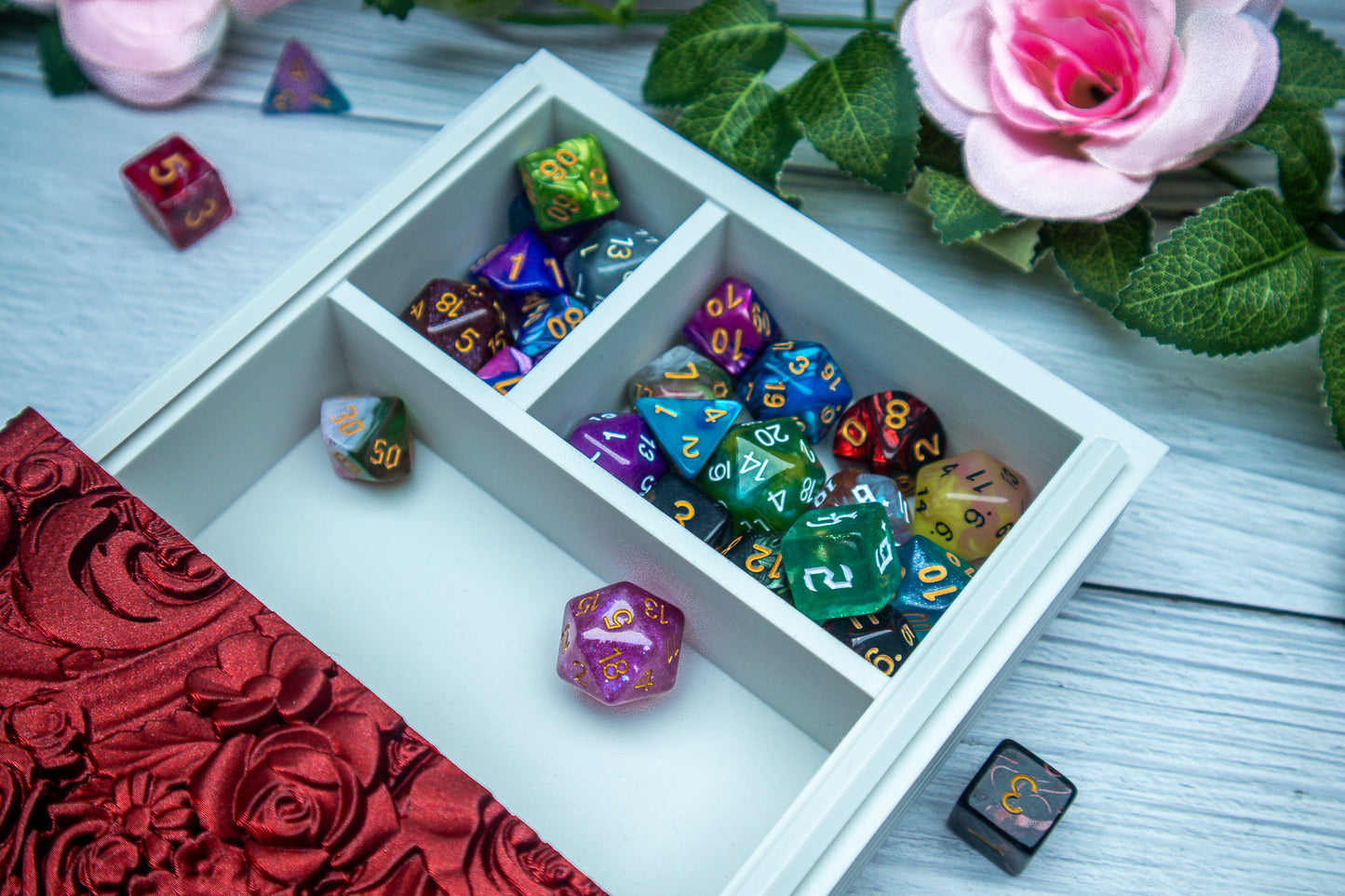 Heart and Roses Dice tome - Customisable Dice holder & Dice tray